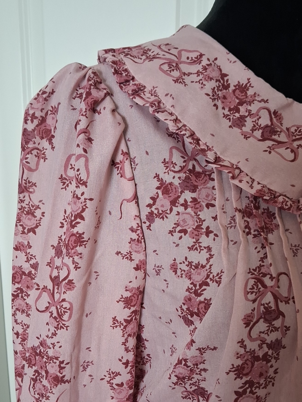 Francesca's Vicki Floral Bib Collar Blouse ** Size Small - Picture 7 of 9